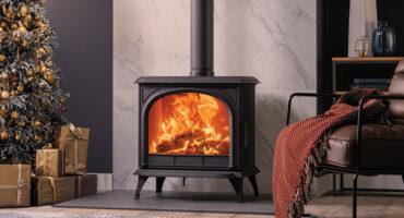 How to Decorate your Fireplace for Christmas 2024